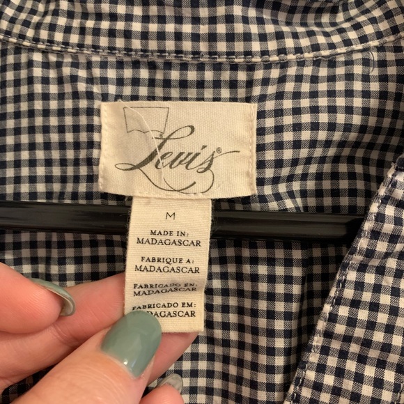 Levi’s Gingham Button Up - Picture 5 of 5